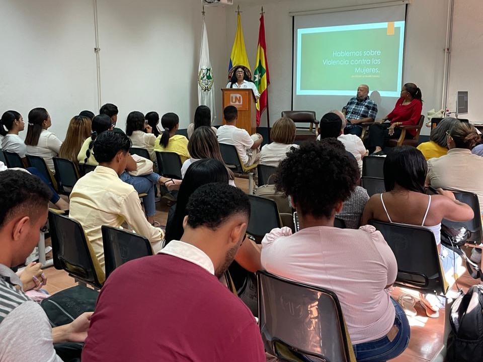 Clínica Jurídica Mujer y Asuntos de Género inaugura actividades del IIP-2024 con conferencia sobre litigio estratégico